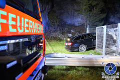 Oberau, B2, Mercedes kracht in Trafo, Tunnel Oberau gesperrt wegen Technikausfall, 17.11.2022, Foto: Dominik Bartl
