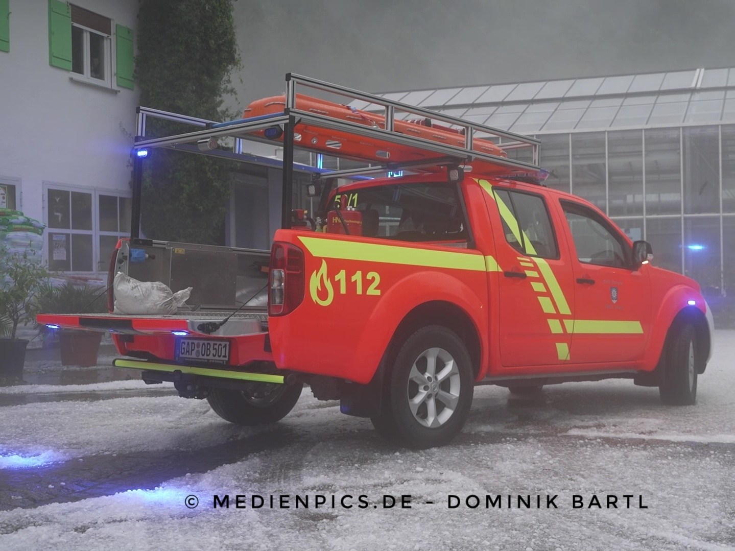 Oberau, schweres Hagelunwetter in Oberau, schwere Schäden an Haus und Autos, Feuerwehr rückte aus, 30.06.2022 Foto: Dominik Bartl